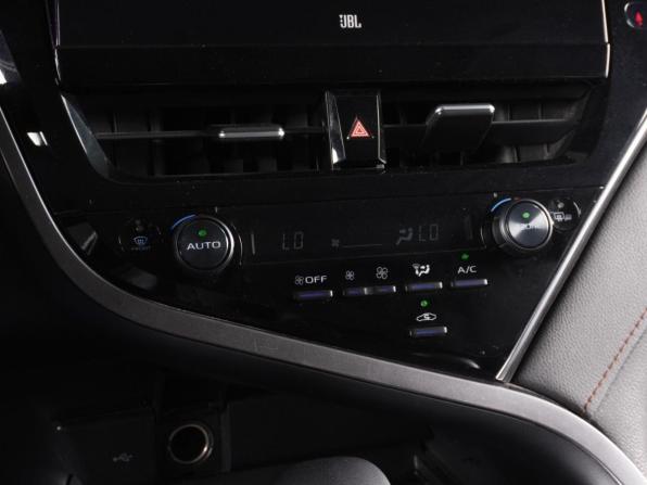 Toyota Camry VIII (XV70) Рестайлинг с пробегом 2023 года, цена 3 339 000 рублей, 73657 км, седан, Автокод Объявления
