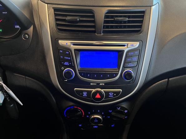 Hyundai Solaris I с пробегом 2011 года, цена 545 000 рублей, 269609 км, хэтчбек, Автокод Объявления