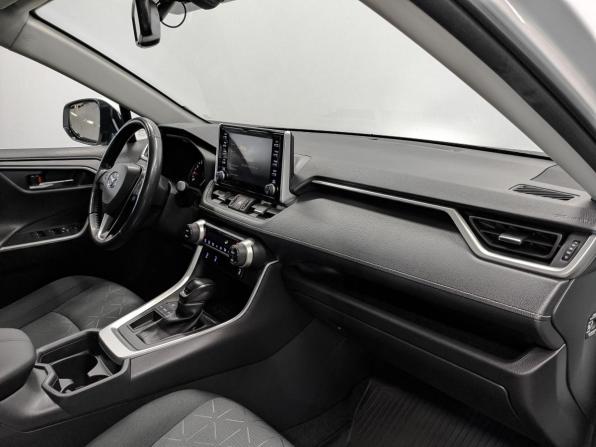 Toyota RAV4 V (XA50) с пробегом 2021 года, цена 3 050 000 рублей, 62472 км, внедорожник, Автокод Объявления