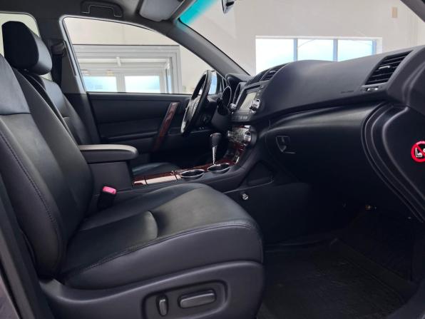 Toyota Highlander II (XU40) Рестайлинг с пробегом 2010 года, цена 2 190 000 рублей, 102444 км, внедорожник, Автокод Объявления
