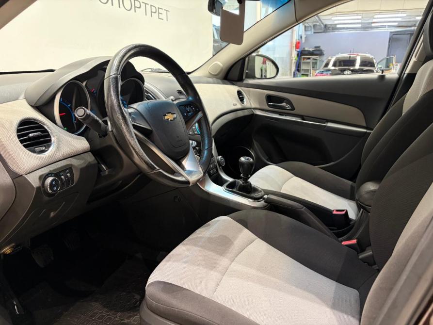 Chevrolet Cruze I Рестайлинг Санкт-Петербург  - изображение 16