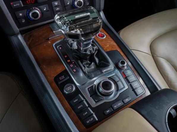 Audi Q7 I (4L) Рестайлинг с пробегом 2009 года, цена 1 849 000 рублей, 225157 км, внедорожник, Автокод Объявления