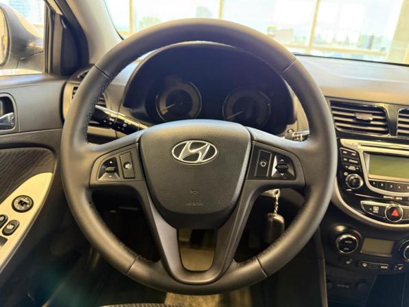 Hyundai Solaris I с пробегом 2011 года, цена 720 000 рублей, 165000 км, седан, Автокод Объявления