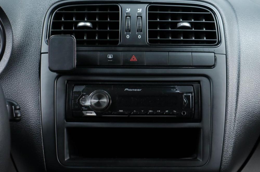 Volkswagen Polo V Рестайлинг Челябинск  - изображение 12