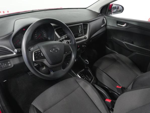 Hyundai Solaris II с пробегом 2017 года, цена 1 289 000 рублей, 90236 км, седан, Автокод Объявления
