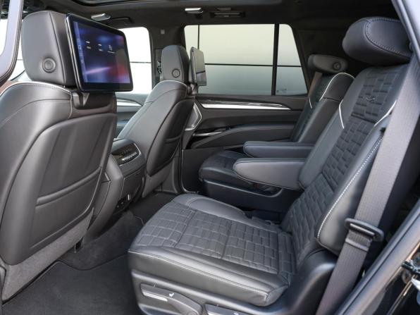 Cadillac Escalade-V I Рестайлинг с пробегом 2025 года, цена 25 000 000 рублей, 7832 км, внедорожник, Автокод Объявления