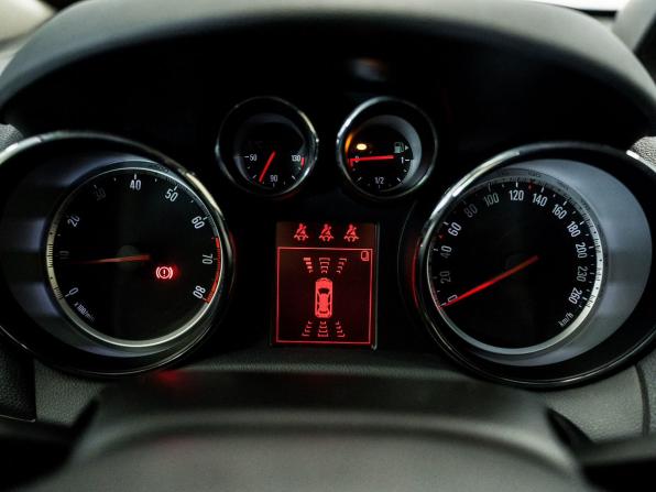 Opel Mokka I с пробегом 2014 года, цена 1 250 000 рублей, 132899 км, внедорожник, Автокод Объявления
