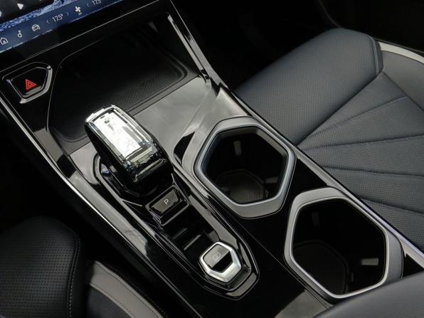 Geely Atlas II с пробегом 2024 года, цена 3 049 000 рублей, 23800 км, внедорожник, Автокод Объявления