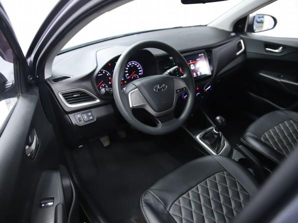 Hyundai Solaris II с пробегом 2017 года, цена 970 000 рублей, 166409 км, седан, Автокод Объявления