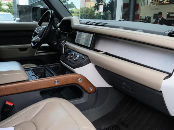 Land Rover Defender II с пробегом 2020 года, цена 4 990 000 рублей, 83111 км, внедорожник, Автокод Объявления