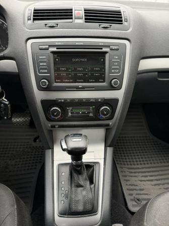 Skoda Octavia II (A5) Рестайлинг с пробегом 2011 года, цена 839 000 рублей, 240591 км, лифтбек, Автокод Объявления