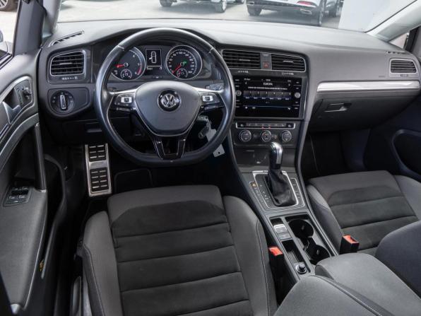Volkswagen Golf VII Рестайлинг с пробегом 2020 года, цена 2 549 000 рублей, 215221 км, универсал, Автокод Объявления
