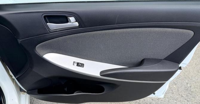 Hyundai Solaris I с пробегом 2013 года, цена 590 000 рублей, 240143 км, хэтчбек, Автокод Объявления