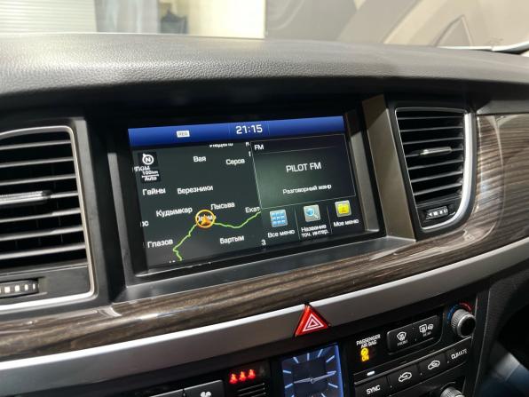 Hyundai Genesis II с пробегом 2015 года, цена 1 650 000 рублей, 208633 км, седан, Автокод Объявления