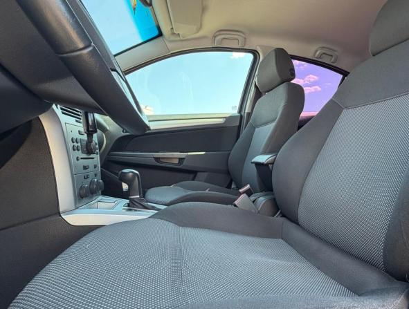 Opel Astra H Рестайлинг с пробегом 2011 года, цена 757 000 рублей, 275000 км, седан, Автокод Объявления