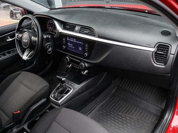 Kia Rio IV Рестайлинг с пробегом 2022 года, цена 1 860 000 рублей, 67472 км, седан, Автокод Объявления