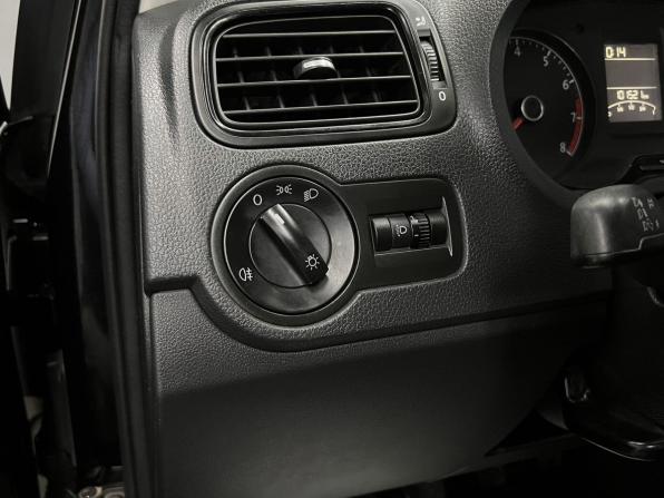Volkswagen Polo V Рестайлинг с пробегом 2019 года, цена 1 065 000 рублей, 101521 км, седан, Автокод Объявления