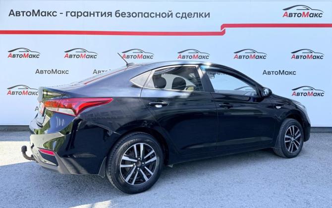 Hyundai Solaris II с пробегом 2017 года, цена 835 000 рублей, 242793 км, седан, Автокод Объявления