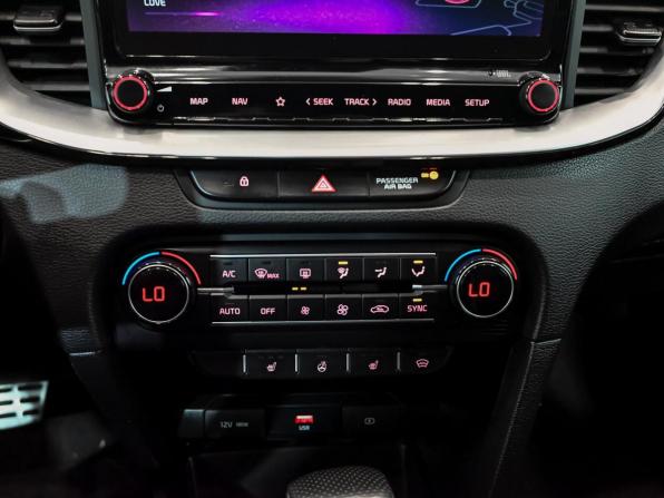 Kia Ceed III Рестайлинг с пробегом 2021 года, цена 2 450 000 рублей, 95608 км, универсал, Автокод Объявления