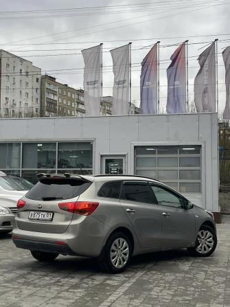 Kia Ceed II с пробегом 2014 года, цена 929 000 рублей, 180000 км, универсал, Автокод Объявления
