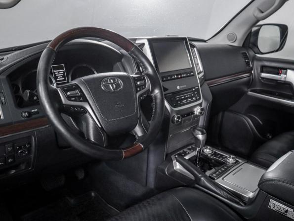 Toyota Land Cruiser 200 Series Рестайлинг 2 с пробегом 2017 года, цена 5 898 000 рублей, 233960 км, внедорожник, Автокод Объявления