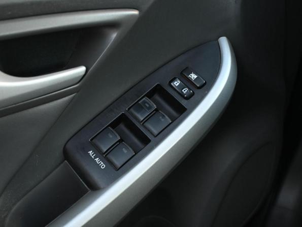 Toyota Prius III Рестайлинг (XW30) с пробегом 2011 года, цена 949 000 рублей, 367061 км, лифтбек, Автокод Объявления