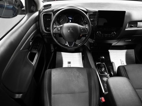 Mitsubishi Outlander III Рестайлинг 2 с пробегом 2017 года, цена 1 845 000 рублей, 156996 км, внедорожник, Автокод Объявления
