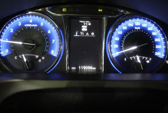 Toyota Camry VII (XV50) Рестайлинг с пробегом 2016 года, цена 1 900 000 рублей, 120000 км, седан, Автокод Объявления