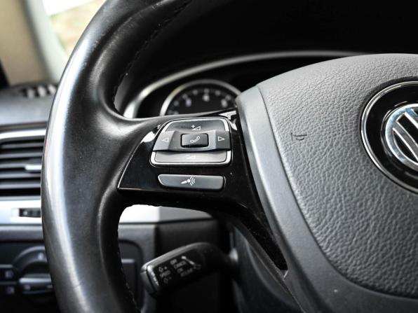 Volkswagen Touareg II с пробегом 2012 года, цена 1 598 000 рублей, 238078 км, внедорожник, Автокод Объявления