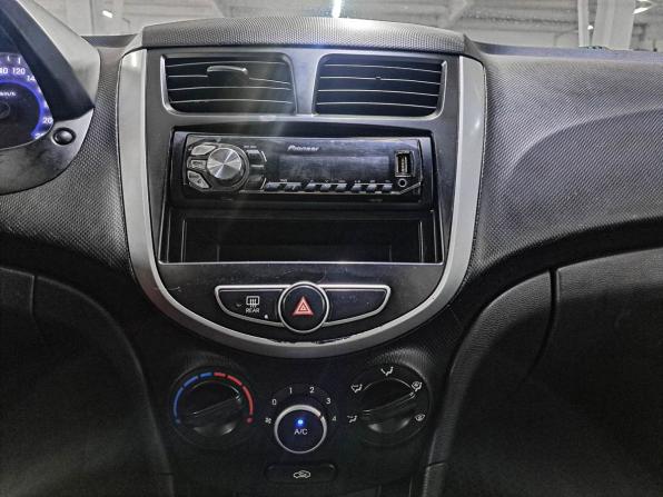 Hyundai Solaris I с пробегом 2013 года, цена 690 000 рублей, 222834 км, седан, Автокод Объявления
