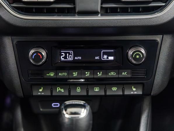 Skoda Rapid II с пробегом 2021 года, цена 1 598 000 рублей, 140207 км, лифтбек, Автокод Объявления