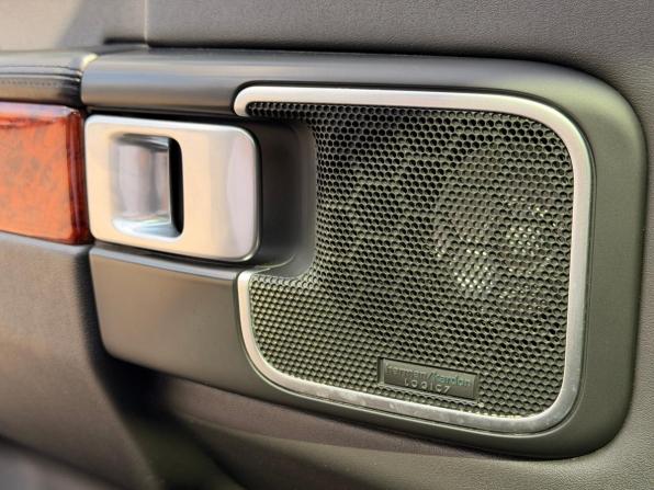 Land Rover Range Rover III Рестайлинг с пробегом 2008 года, цена 2 200 000 рублей, 205723 км, внедорожник, Автокод Объявления