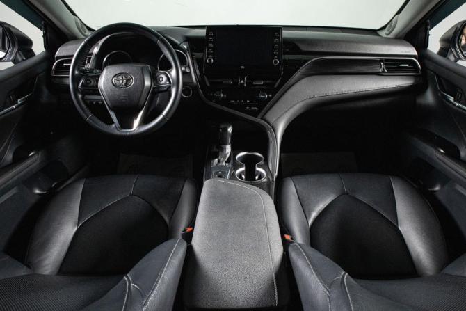Toyota Camry VIII (XV70) Рестайлинг с пробегом 2021 года, цена 2 999 000 рублей, 64600 км, седан, Автокод Объявления