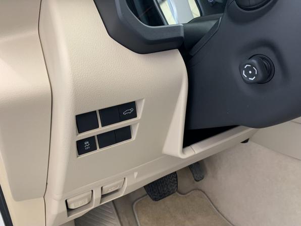 Toyota Land Cruiser 300 Series с пробегом 2021 года, цена 10 999 000 рублей, 76350 км, внедорожник, Автокод Объявления