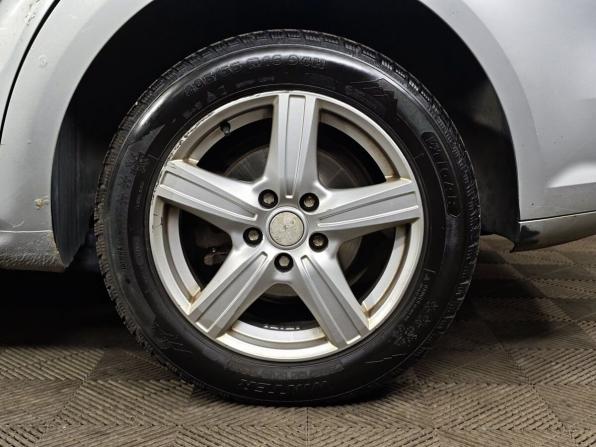 Volkswagen Touran I Рестайлинг 2 с пробегом 2011 года, цена 865 000 рублей, 372766 км, компактвэн, Автокод Объявления