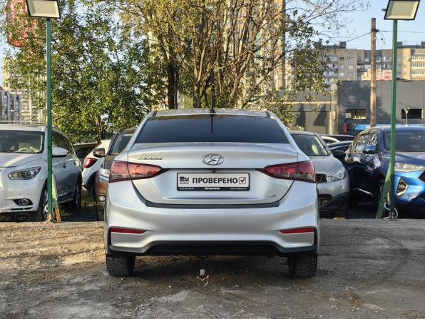 Hyundai Solaris II с пробегом 2017 года, цена 989 000 рублей, 192222 км, седан, Автокод Объявления