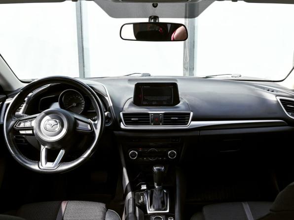 Mazda 3 III (BM) Рестайлинг с пробегом 2017 года, цена 1 675 000 рублей, 97834 км, седан, Автокод Объявления