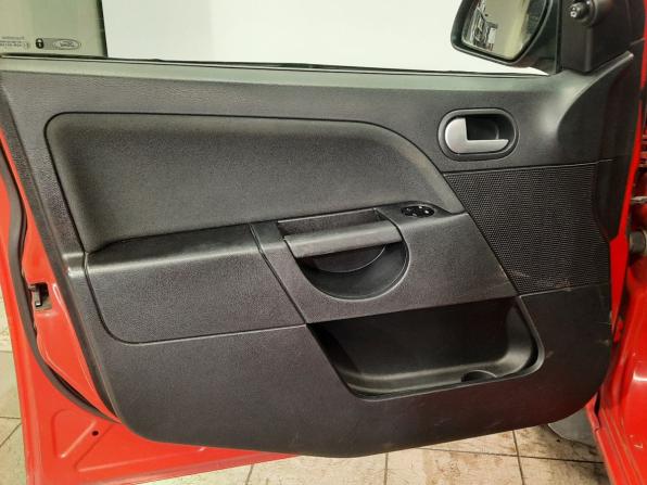 Ford Fiesta Mk5 с пробегом 2007 года, цена 259 000 рублей, 270000 км, хэтчбек, Автокод Объявления