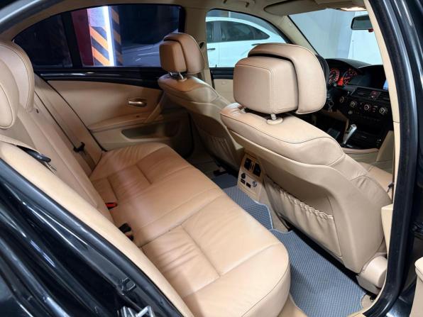 BMW 5 серии V (E60/E61) Рестайлинг с пробегом 2009 года, цена 950 000 рублей, 233615 км, седан, Автокод Объявления