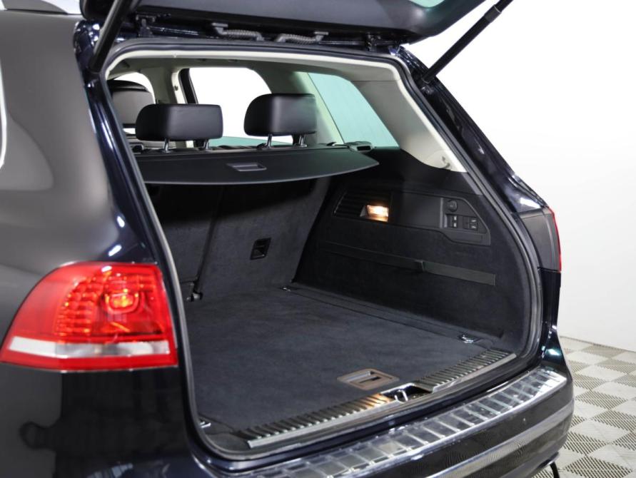 Volkswagen Touareg II Рестайлинг Санкт-Петербург  - изображение 25