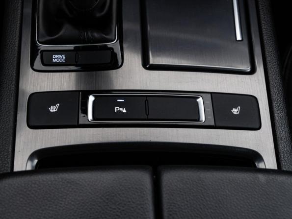Hyundai Genesis II с пробегом 2016 года, цена 1 999 000 рублей, 105682 км, седан, Автокод Объявления