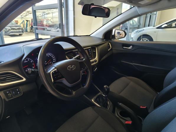 Hyundai Solaris II с пробегом 2017 года, цена 910 000 рублей, 207860 км, седан, Автокод Объявления