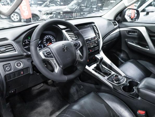 Mitsubishi Pajero Sport III с пробегом 2017 года, цена 3 079 585 рублей, 119000 км, внедорожник, Автокод Объявления