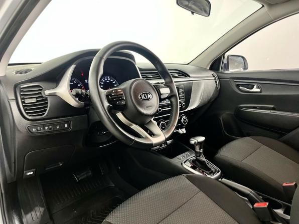 Kia Rio IV Рестайлинг с пробегом 2021 года, цена 1 657 000 рублей, 60494 км, седан, Автокод Объявления