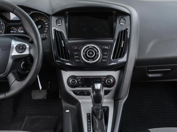 Ford Focus III с пробегом 2013 года, цена 798 000 рублей, 265810 км, универсал, Автокод Объявления