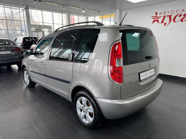 Skoda Roomster I Рестайлинг с пробегом 2011 года, цена 698 000 рублей, 239267 км, минивэн, Автокод Объявления