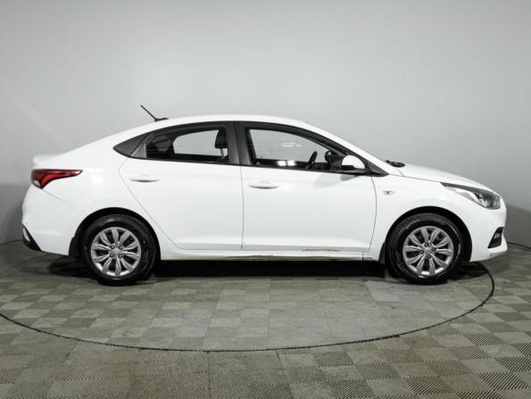 Hyundai Solaris II с пробегом 2019 года, цена 699 777 рублей, 237000 км, седан, Автокод Объявления