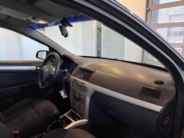 Opel Astra H Рестайлинг с пробегом 2008 года, цена 341 000 рублей, 228676 км, седан, Автокод Объявления