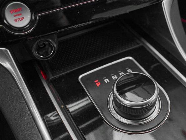 Jaguar XE I с пробегом 2017 года, цена 1 950 000 рублей, 128761 км, седан, Автокод Объявления