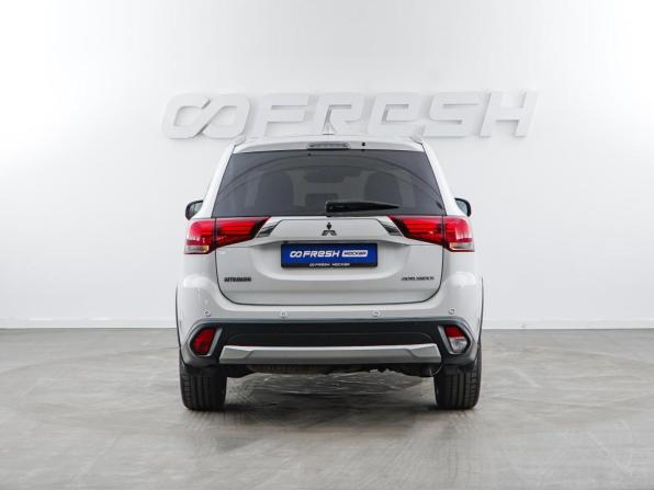 Mitsubishi Outlander III Рестайлинг 2 с пробегом 2017 года, цена 2 299 050 рублей, 243640 км, внедорожник, Автокод Объявления
